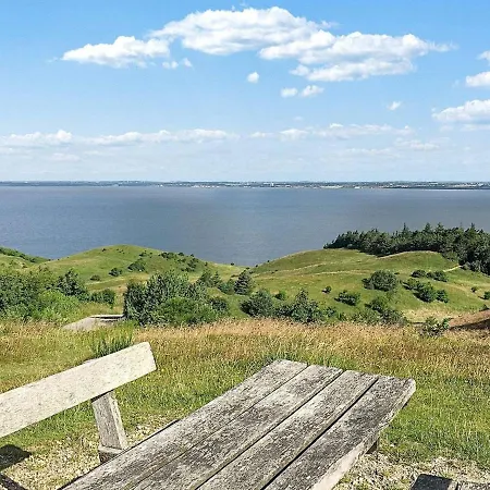 6 Person In Nyk Bing M Hesselbjerg